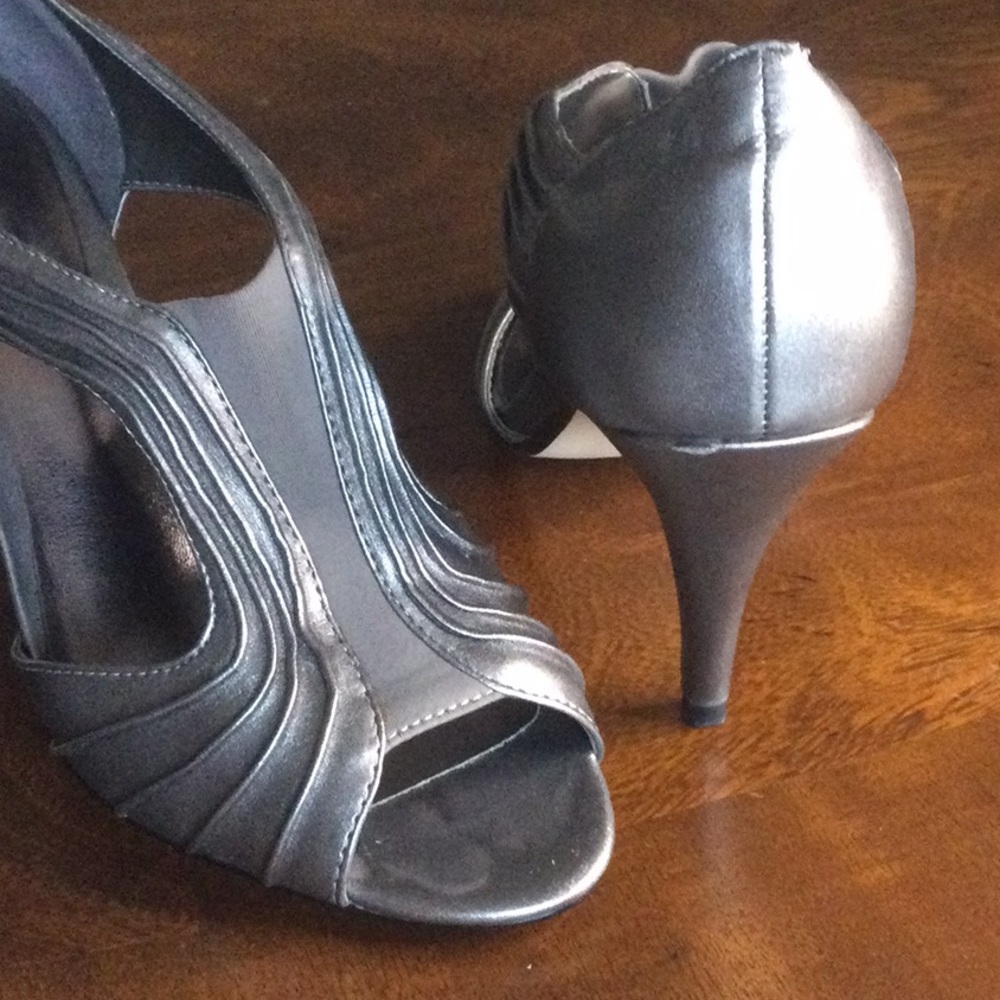 Fun heels - Picture 2 of 3